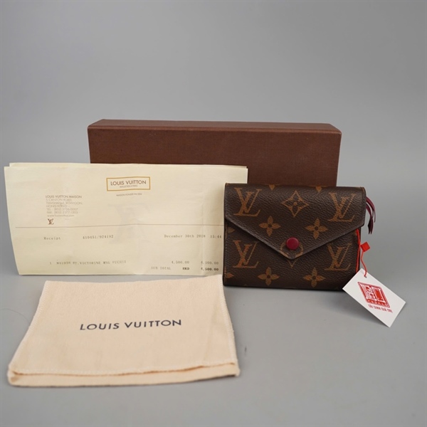 Ví LV hoa nâu gập 3 nút đỏ (LT) KG+