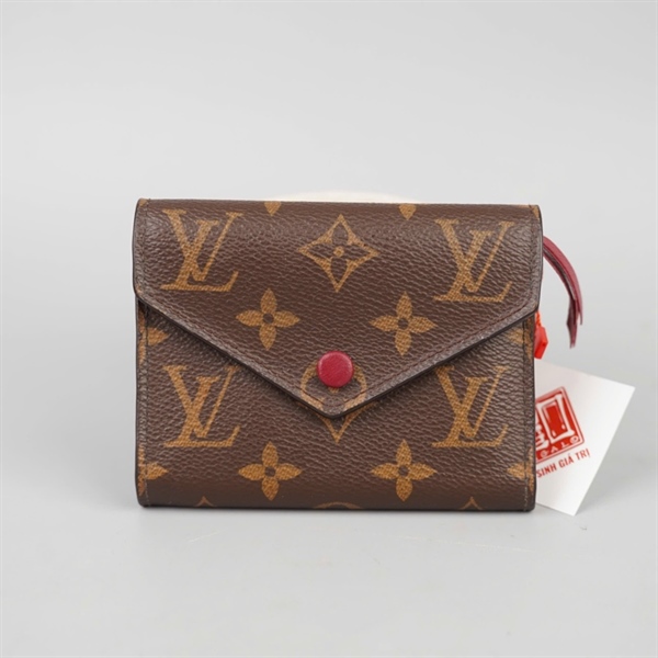 Ví LV hoa nâu gập 3 nút đỏ (LT) KG+