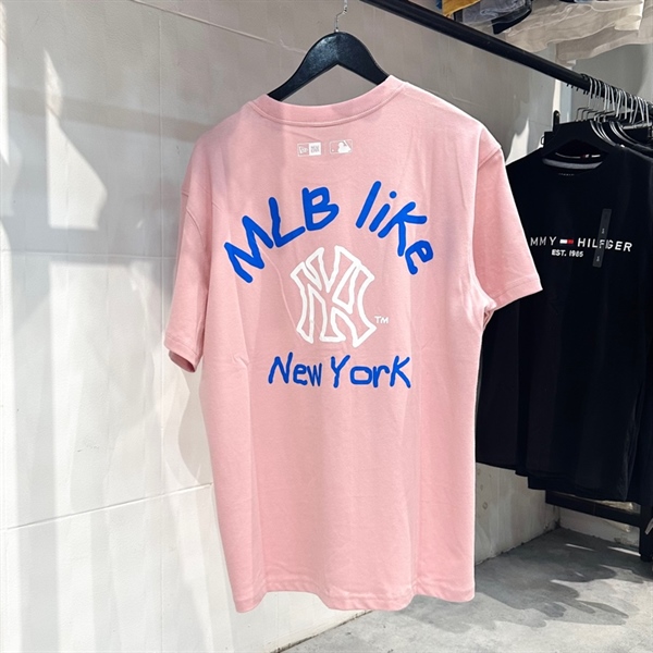 ÁO THUN NEW ERA x MLB LIKE MÀU HỒNG - LIKE HỒNG