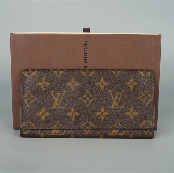 Ví LV hoa nâu (LT) KG+