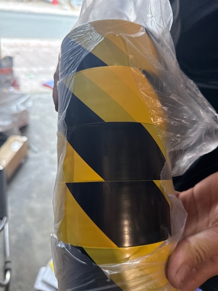 Băng keo cảnh báo vàng đen