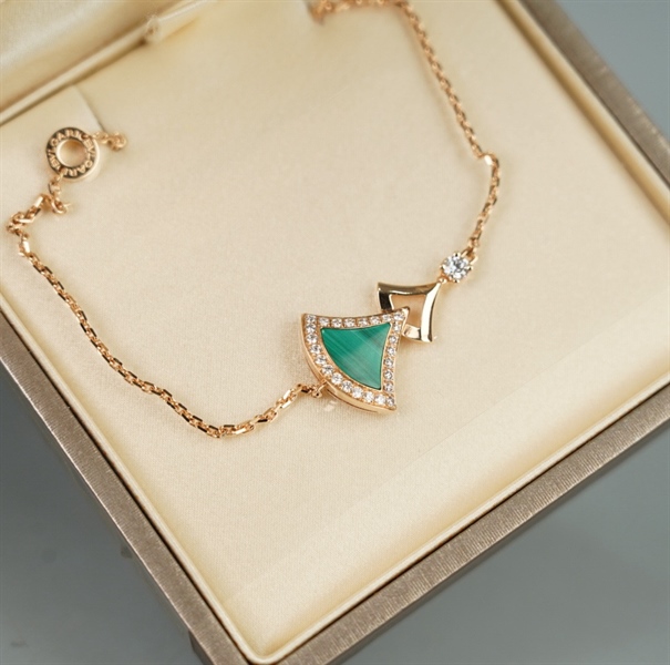 Vòng tay Bvlgari hình cây màu xanh KG+