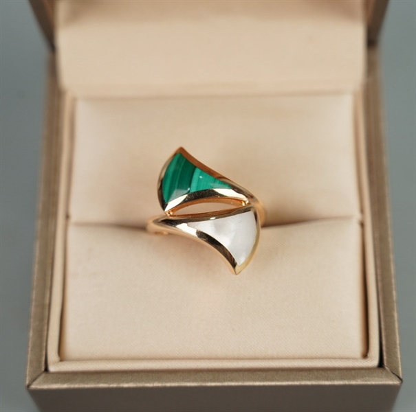 Nhẫn Bvlgari xanh KG+