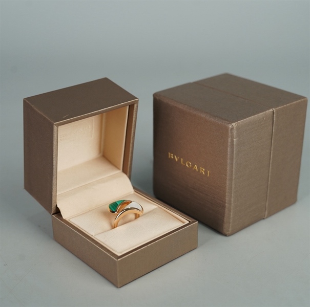 Nhẫn Bvlgari xanh KG+