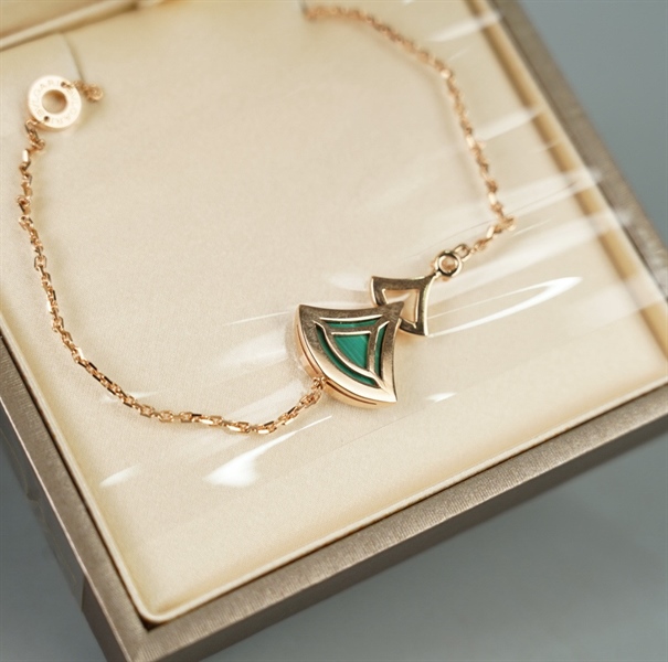 Vòng tay Bvlgari hình cây màu xanh KG+