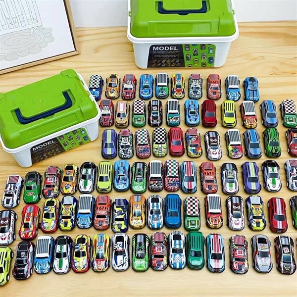 Hộp 30 ô tô kim loại chạy đà