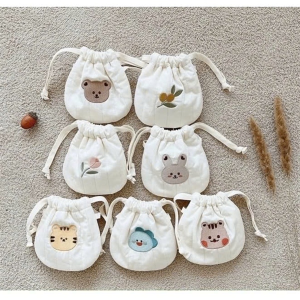 Túi đựng tỏi bình an thêu họa tiết