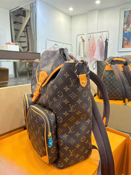 Sẵn - balo LV Montsouris Cargo Autres Cuirs Monogram size 34 x 40 x 17 cm chất auth