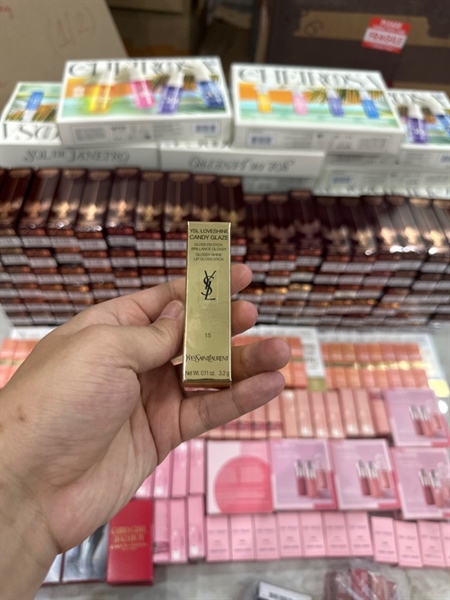 Son thỏi dưỡng YSL loveshine candy glaze 15 3.2g