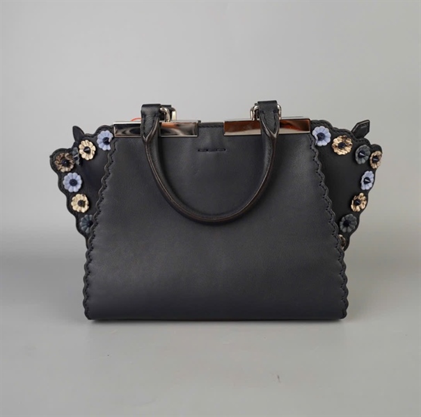 Túi Fendi đen viền đính hoa sz22 KG+