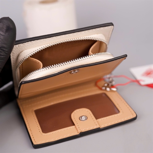 Ví Coach trắng hoa nhí gập 2 +