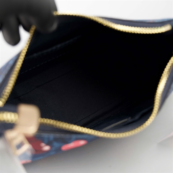 Túi Coach kẹp nách xanh cherry 2 strap sz24+