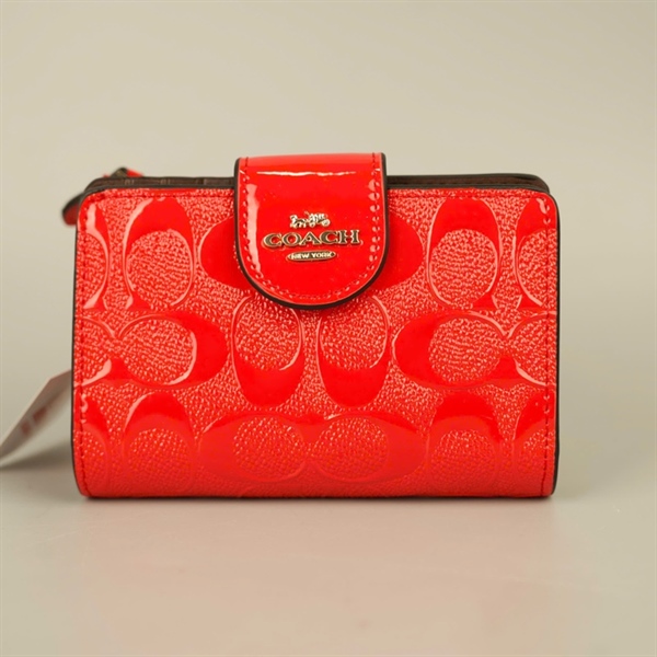 Ví Coach đỏ dập nổi +