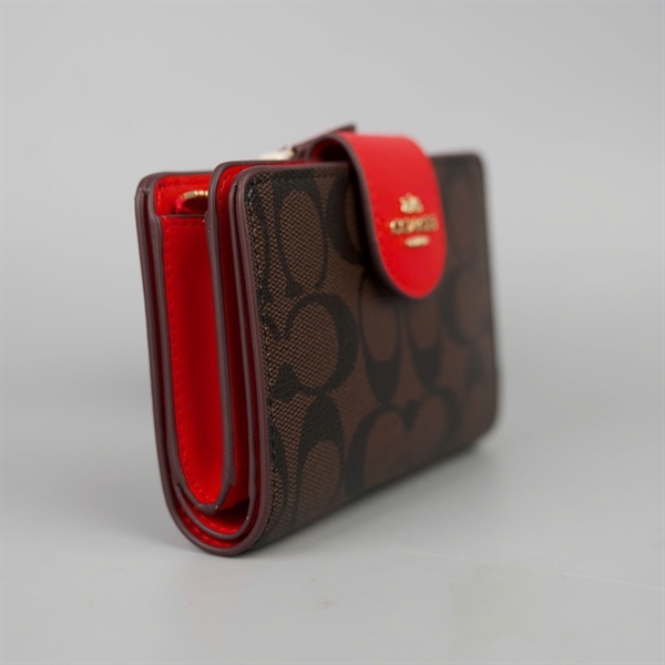 Ví Coach nâu đậm nắp đỏ +