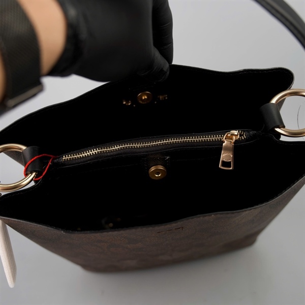 Túi Coach Bucket nâu in chữ sz24+