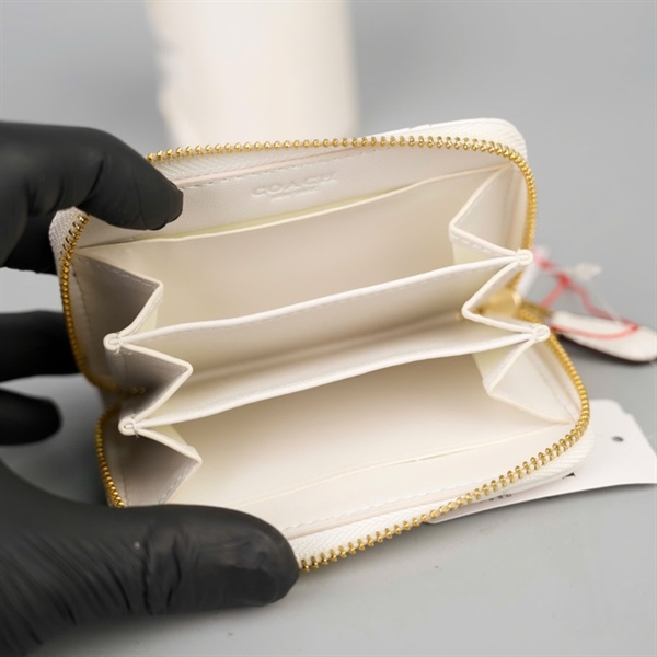 Ví Coach trắng có khóa zip +