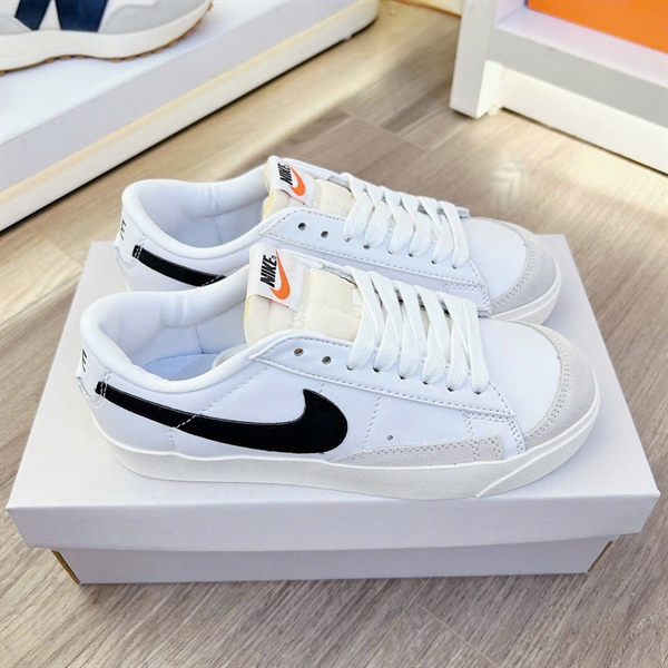 BLAZER TRẮNG ĐEN