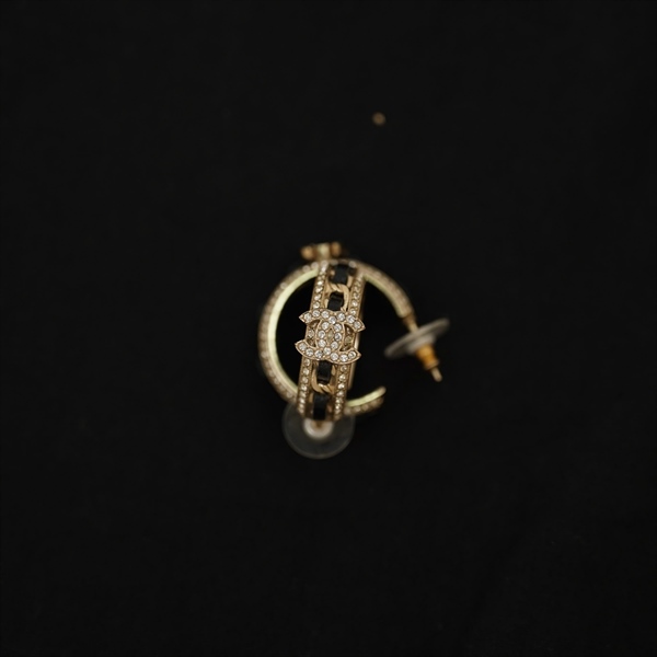 Bông tai Chanel bạc đính đá KG+