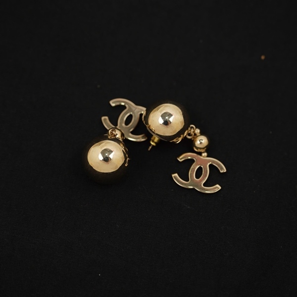 Bông tai Chanel bạc KG+