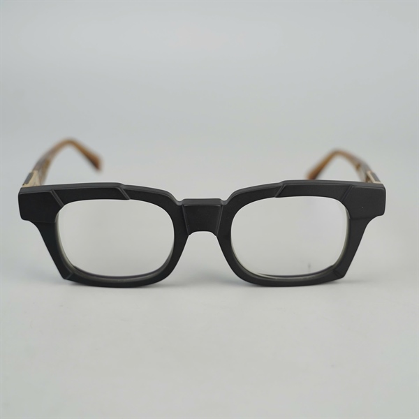 Kính Kuboraum đen S3 BM (50-22-145) KG+