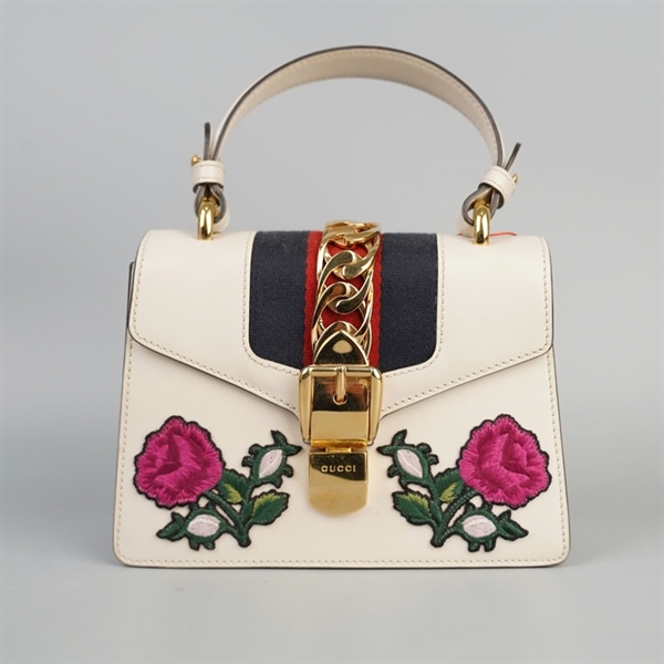 Túi GG Sylvie trắng thêu hoa 2 strap sz20 (BQ) KG+