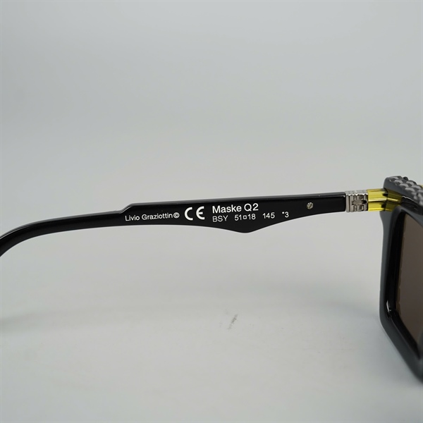 Kính Kuboraum đen viền họa tiết BYS (50-18-145)) KG+