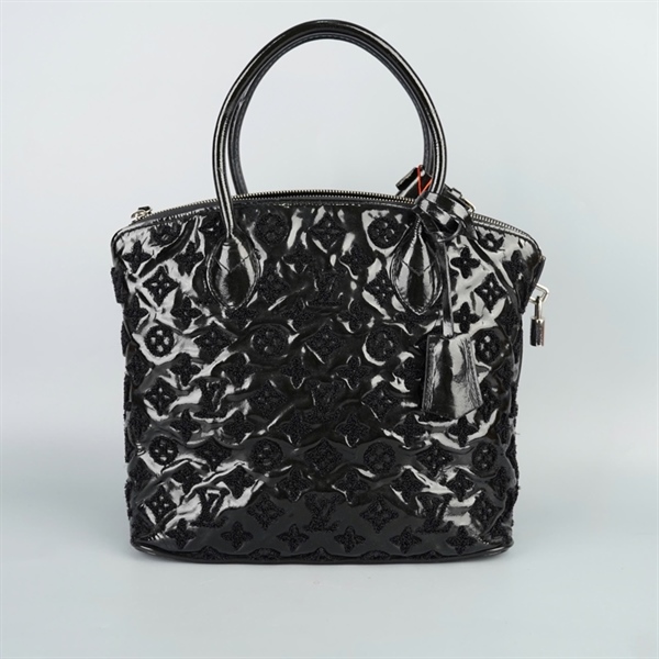 Túi LV Handle đen đính logo nổi kèm ổ + 2 chìa + lót form sz27 (BQ) KG+