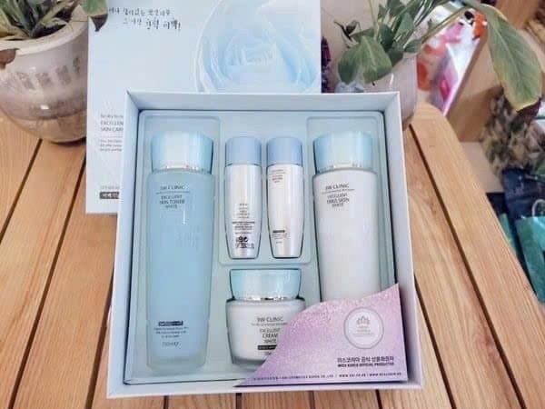 Bộ dưỡng da Collagen 3W Clinic màu đỏ/xanh/hồng