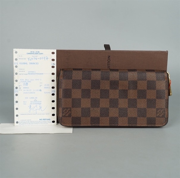 Ví LV ô vuông nâu có khóa zip (LT) KG+