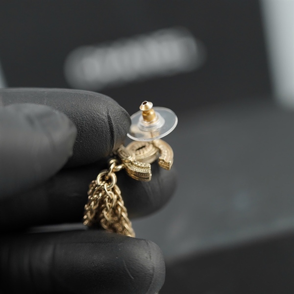 Bông tai Chanel dài đính ngọc trai +