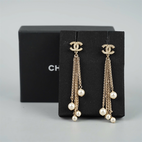 Bông tai Chanel dài đính ngọc trai +