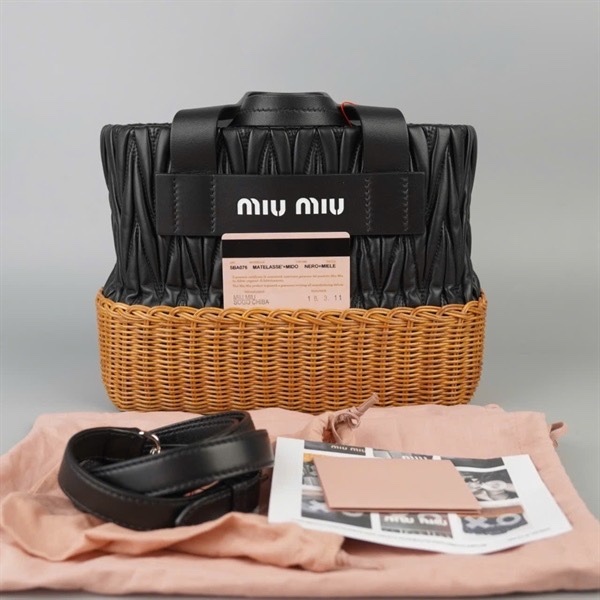 Túi Miu Miu cối đen sz25 +