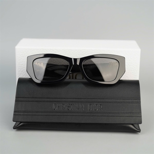 Kính Dior đen S1I 10A0 (55-18-140) KG+