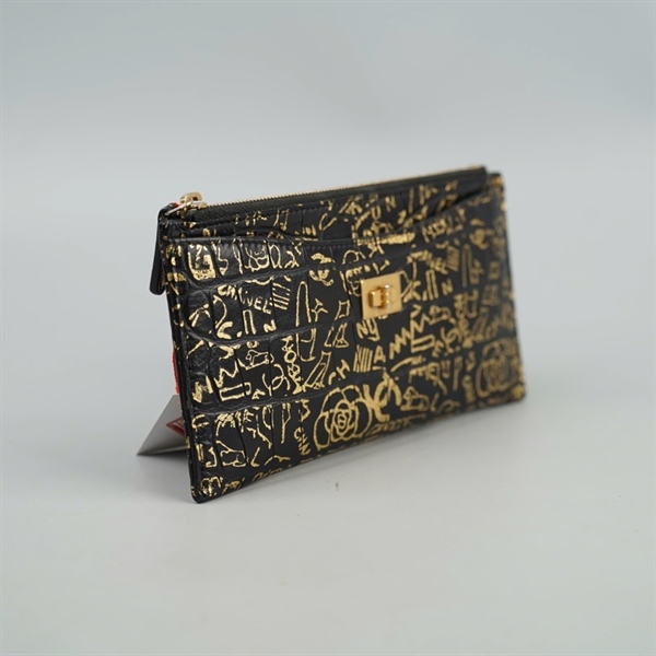 Ví Chanel đen họa tiết vàng (28209605) sz19 KG+