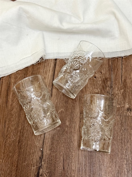 Cốc thuỷ tinh hoạ tiết sò size 6.5x10.5cm