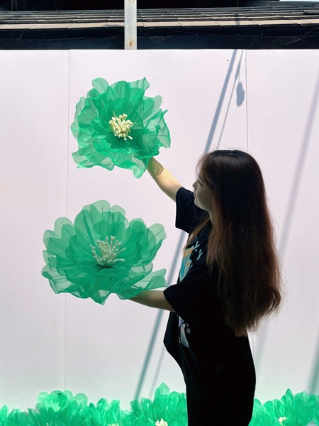Cho thuê hoa mẫu đơn cầm tay múa kích thước 50cm