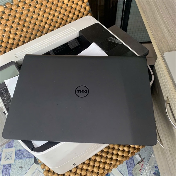 Dell latitude e3450 Core i5 5200 ram 8g ssd 128g pin 2h . Man hinh 14” May xuoc nhẹ