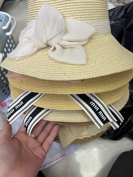 Mũ cói đan dày vành xoè Nơ 70k