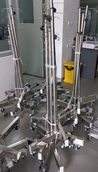 Cọc truyền Inox chân vuông - VN