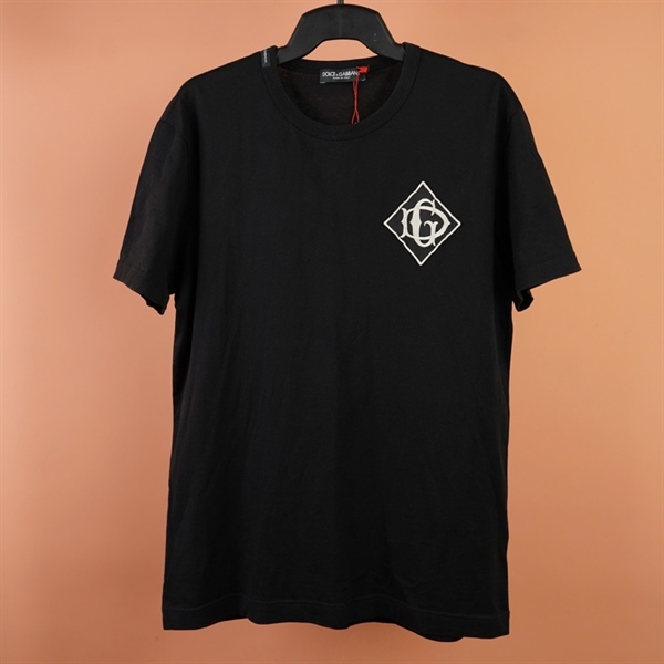 Áo thun D&G đen cổ tròn in logo trái +