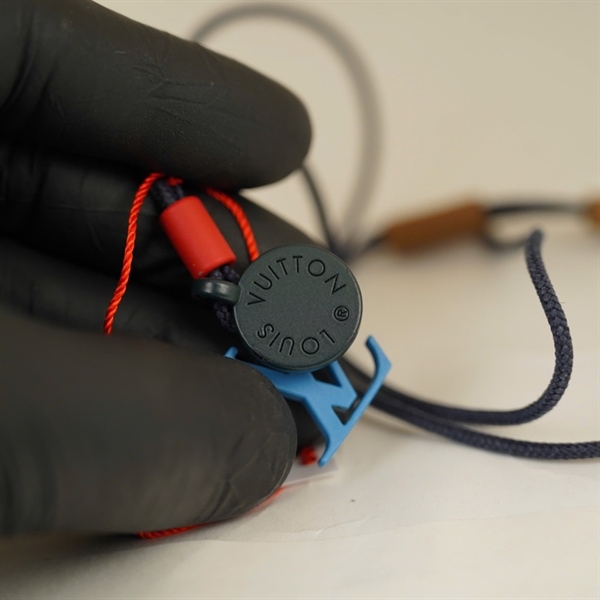 Dây chuyền LV đen +