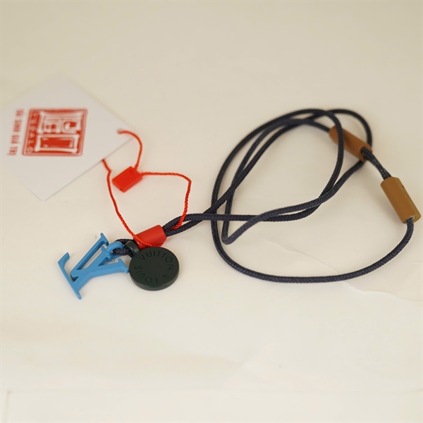 Dây chuyền LV đen +