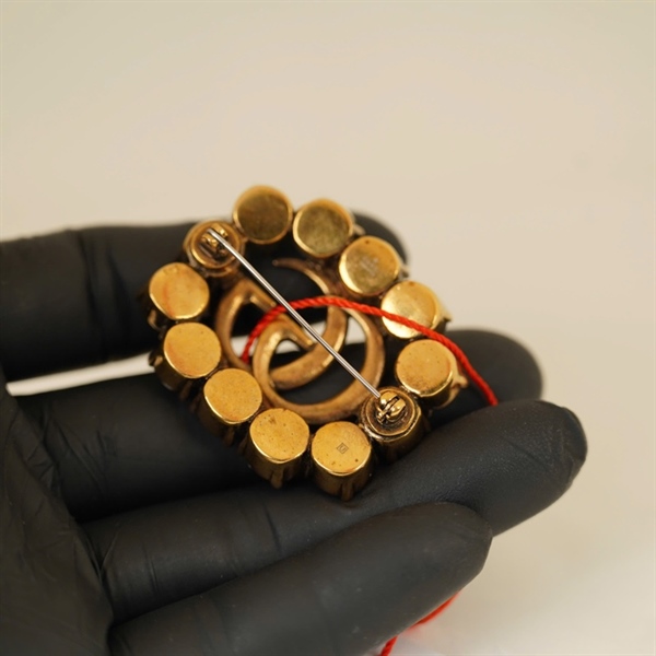 Cài áo GG hình hoa đính đá +