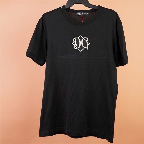 Áo thun D&G đen cổ tròn in logo giữa +