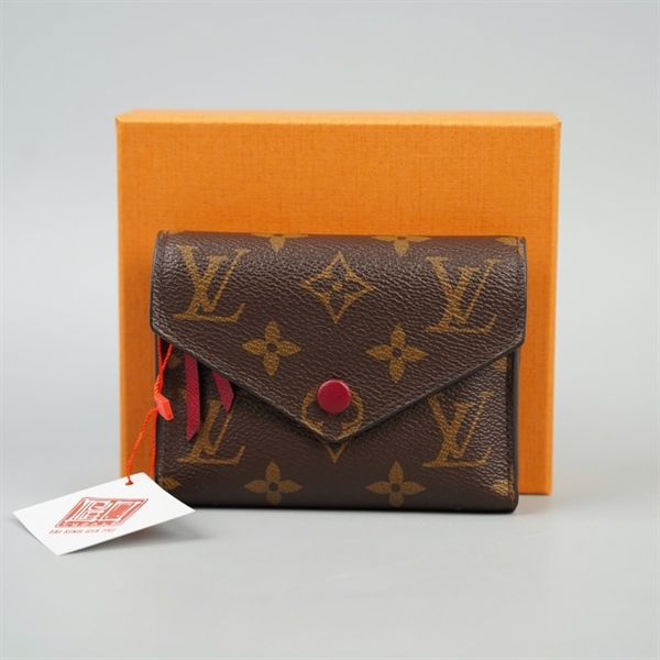 Ví LV hoa nâu gập 3 nút đỏ (LT) KG+