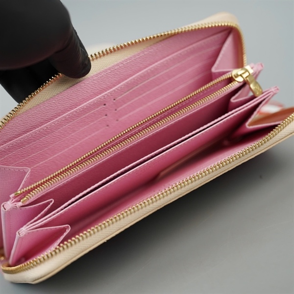 Ví LV ô vuông trắng in hình (LT) KG+