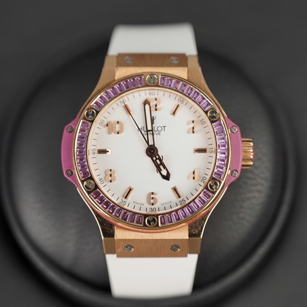 Đồng hồ Hublot mặt tròn dây trắng (890576) sz42 KG+