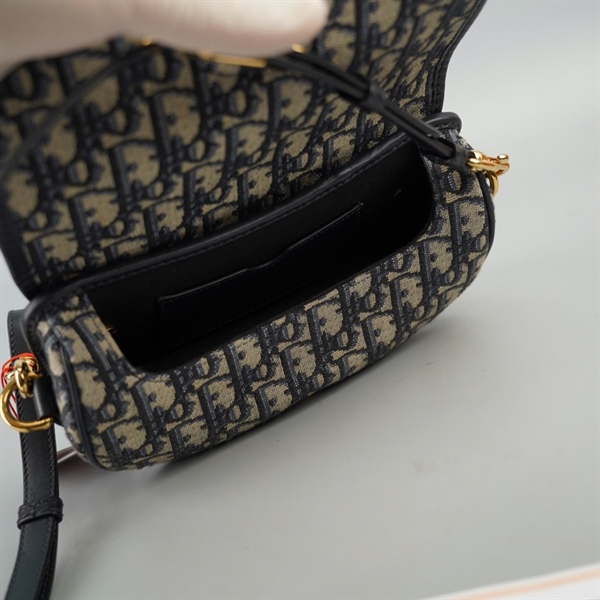 Túi Dior Bobby xám in chữ (62-MA-1221) sz20 +