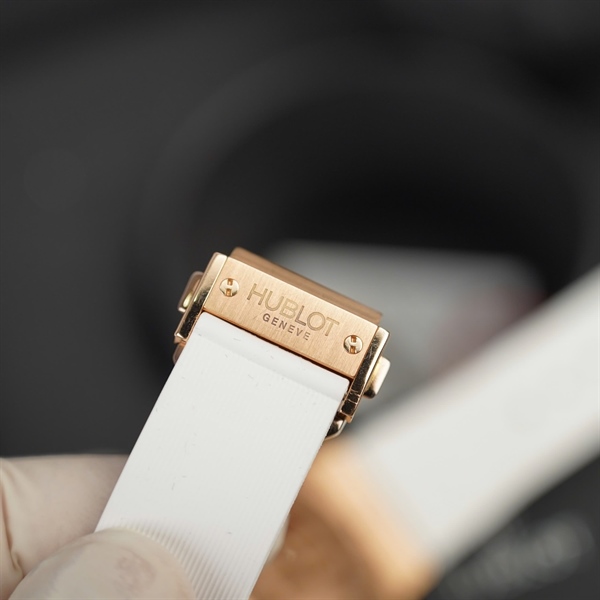 Đồng hồ Hublot mặt tròn dây trắng (890576) sz42 KG+