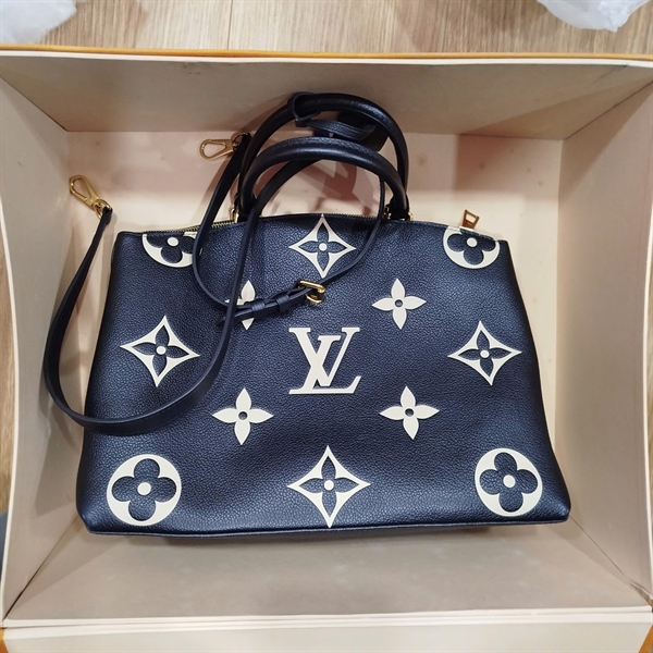 Túi LV Montaigne đen hoa trắng sz33 (HT)+
